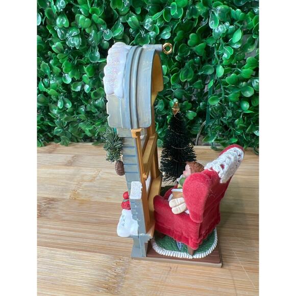 2003 Hallmark CHRISTMAS WINDOW #1 Series KOC Club Exclusive Ornament - Picture 9 of 14